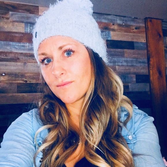 Meet your Posher, Holli - Picture 1 of 1